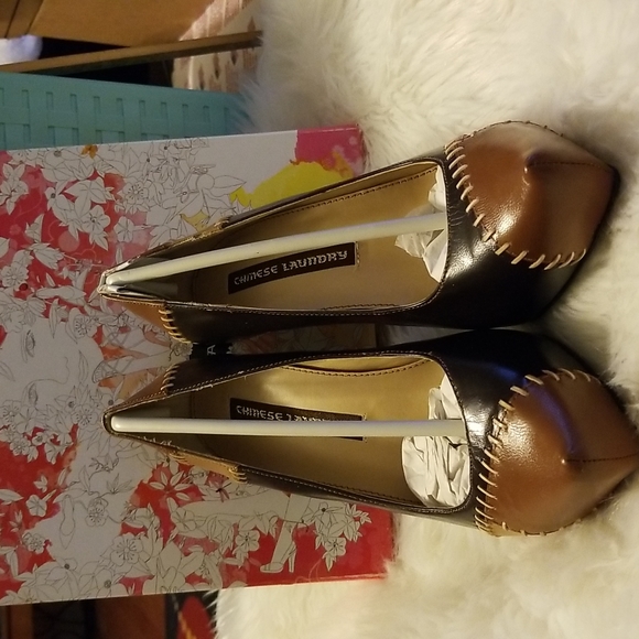 👣CHINESE LAUNDRY🇺🇲 Leather comfort Fit Brown Patchwork Heels footwear in - Picture 8 of 15